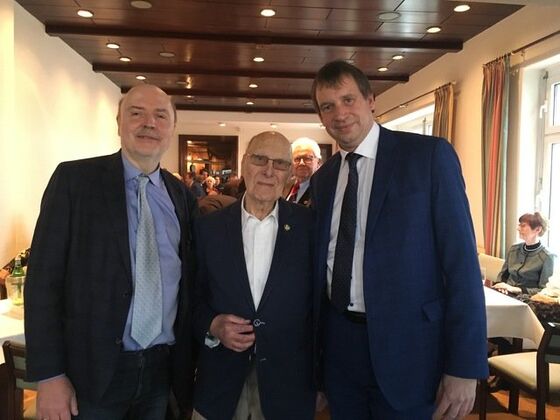 Werner Richter mit Jörg Stroedter und Aleksander Dzembritzki